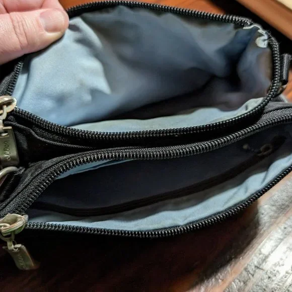 Baggallini Subway small crossbody bag - RFID - Picture 3 of 7